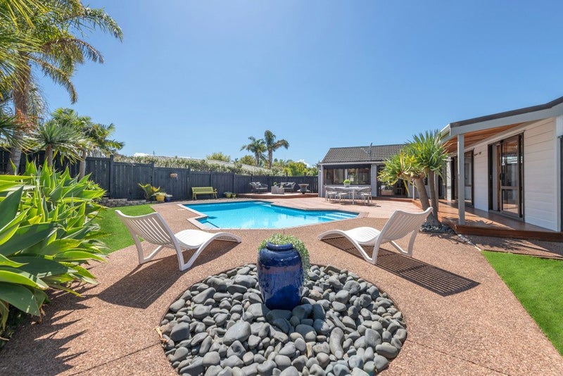 4 Antilla Place, Half Moon Bay, Auckland - Carousel 1