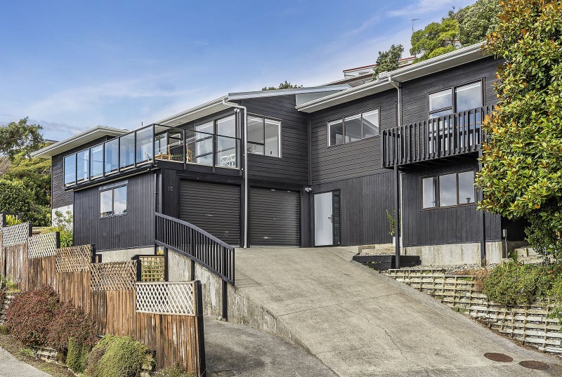 16 Doon Grove, Papakowhai, Porirua - Carousel 1
