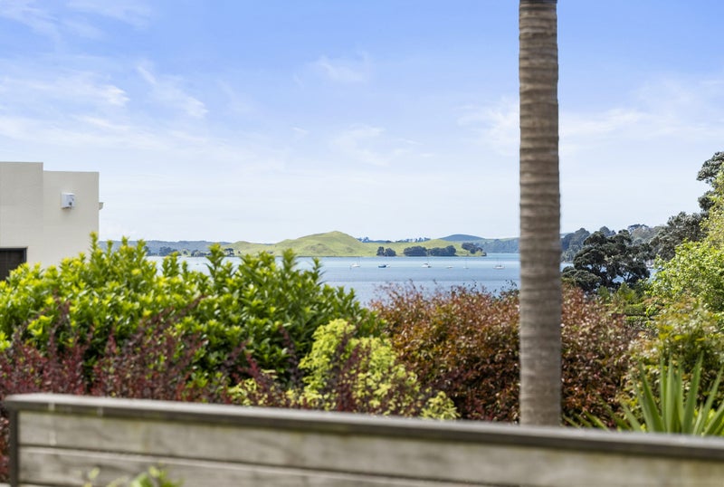 29 Clyside Avenue, Half Moon Bay, Auckland - Carousel 2