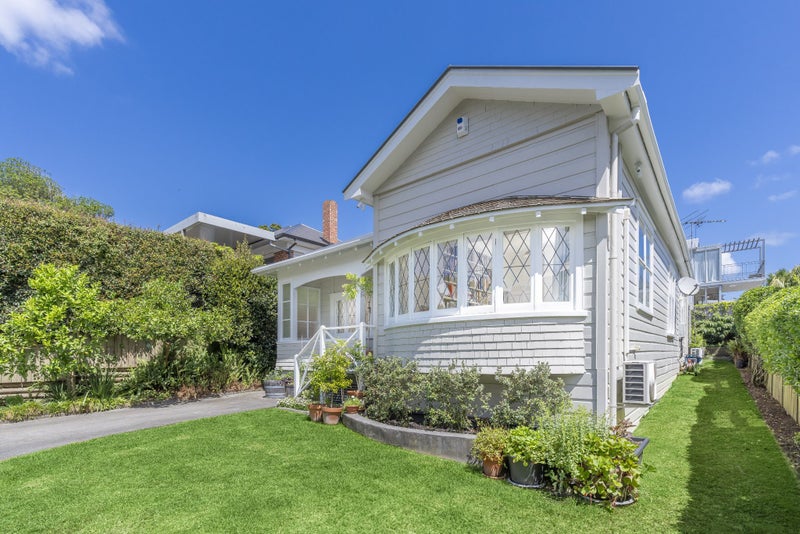18A Woodside Road, Mount Eden, Auckland - Carousel 1