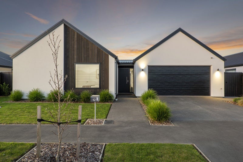 12 Dalness Crescent, Halswell, Christchurch - Carousel 1