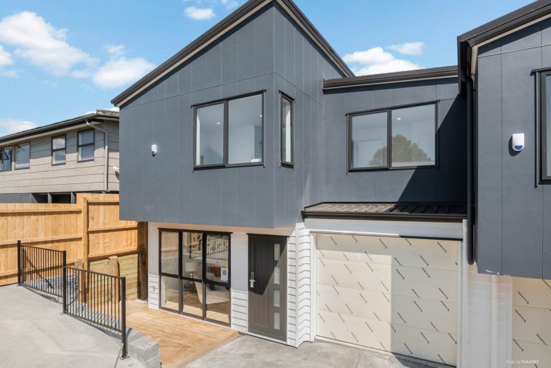 33A Arran Road, Browns Bay, Auckland - Carousel 2