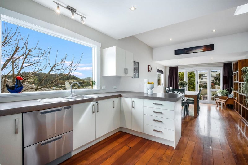 93 Overtoun Terrace, Hataitai, Wellington - Carousel 2