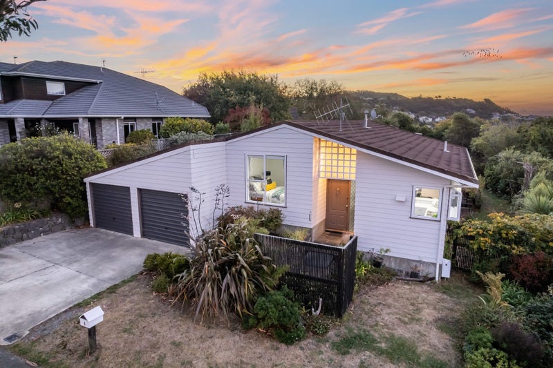 8 James Cook Drive, Whitby, Porirua - Carousel 1