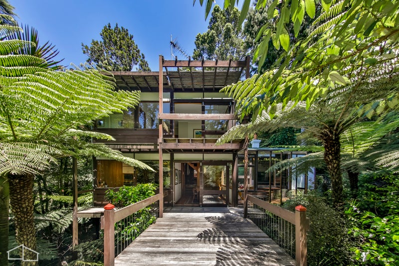 15 Tawini Road, Titirangi, Auckland - Carousel 1