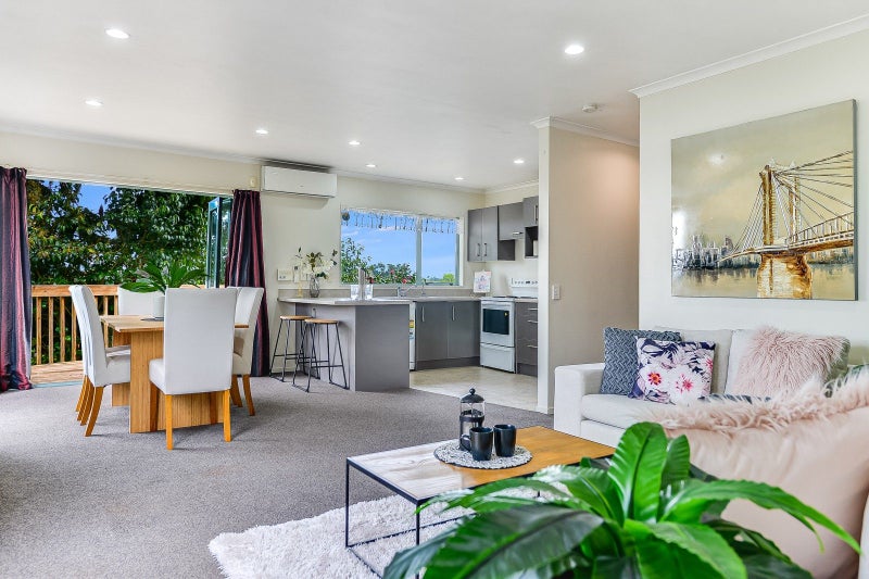 166B Cambridge Road, Hillcrest, Hamilton - Carousel 1