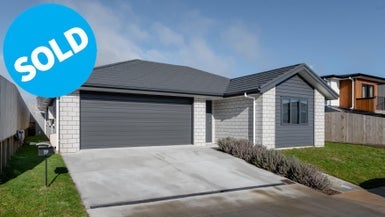 19 Maanihi Drive, Rototuna North, Hamilton - Carousel 1