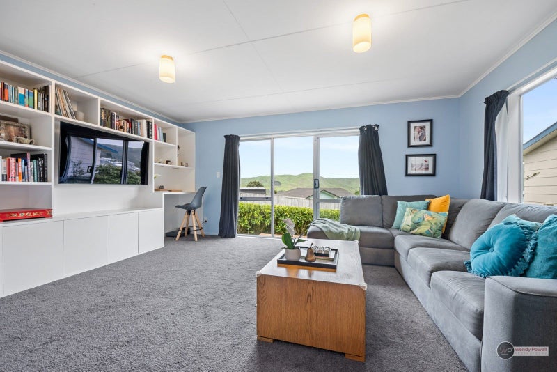 3 Mossburn Grove, Kelson, Lower Hutt - Carousel 2
