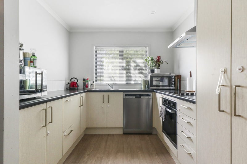 8 Taiaapure Street, Weymouth, Auckland - Carousel 2