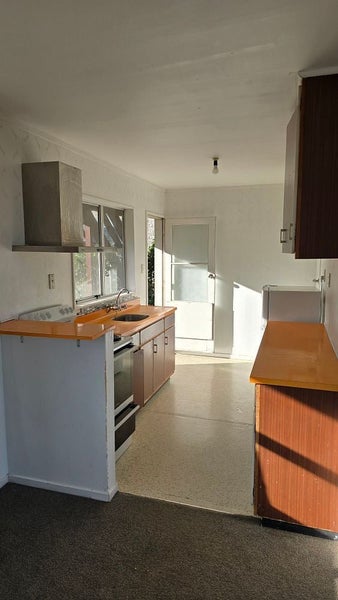 10 Middlesex Place, Northland, Wellington - Carousel 2