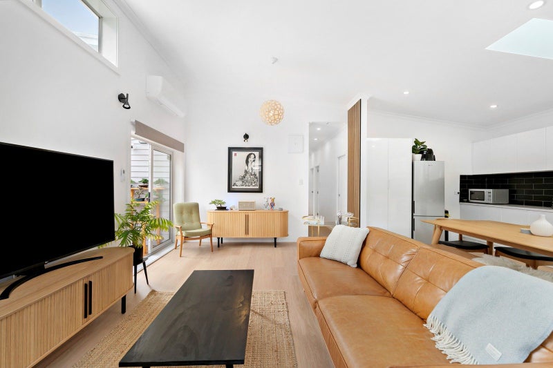 32A Happy Valley Road, Owhiro Bay, Wellington - Carousel 2