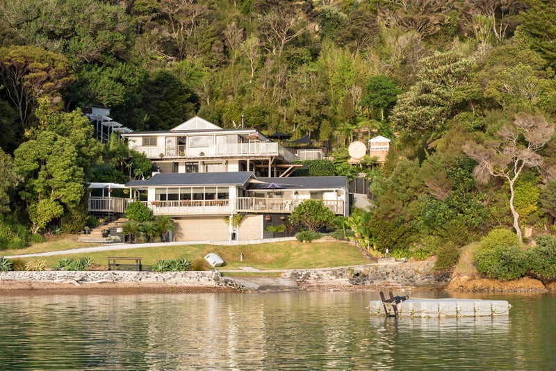 17 Creswell Street, Opua, Opua - Carousel 1