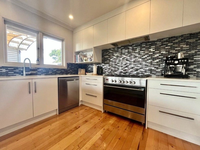 33 Pacific Street, Waiuku, Waiuku - Carousel 2
