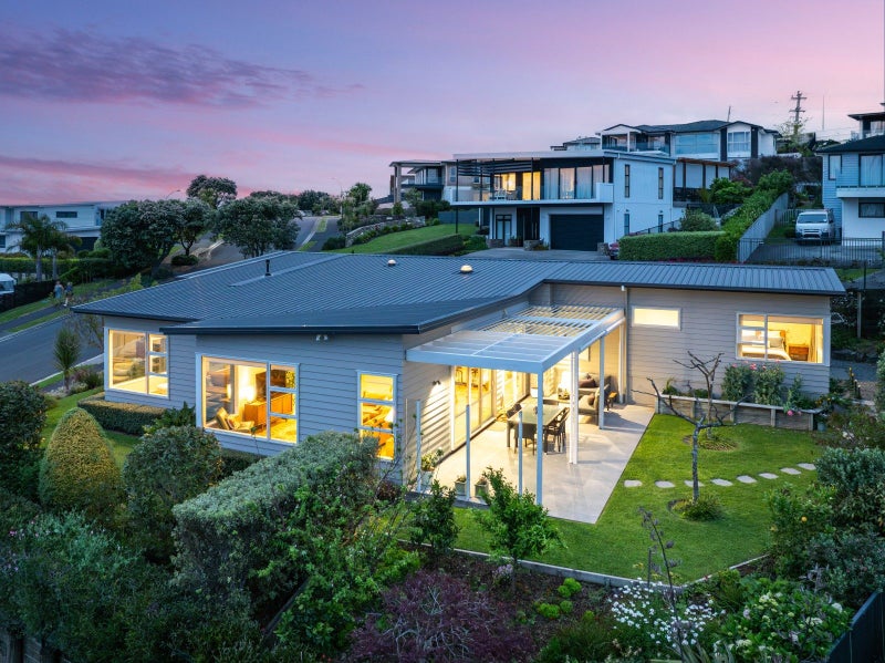 4 Manhattan Rise, Orewa, Rodney - Carousel 1