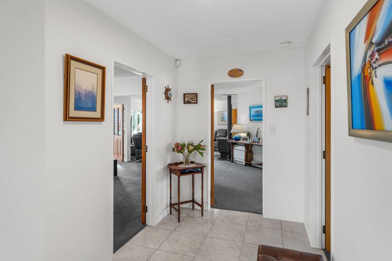 18 Claverley Gardens, Avonhead, Christchurch - Carousel 2