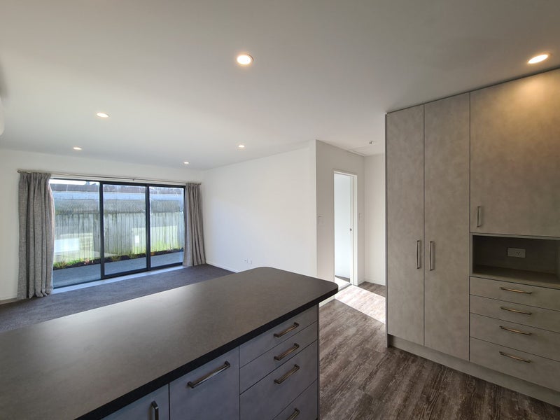 4/11 Defoe Place, Waltham, Christchurch - Carousel 1