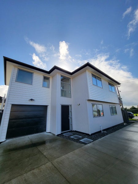 157C Riverside Avenue, Point England, Auckland - Carousel 2