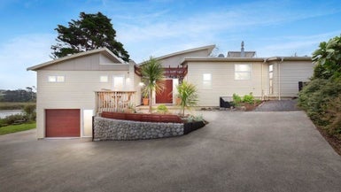 34 Abbotleigh Avenue, Te Atatu Peninsula, Auckland - Carousel 1