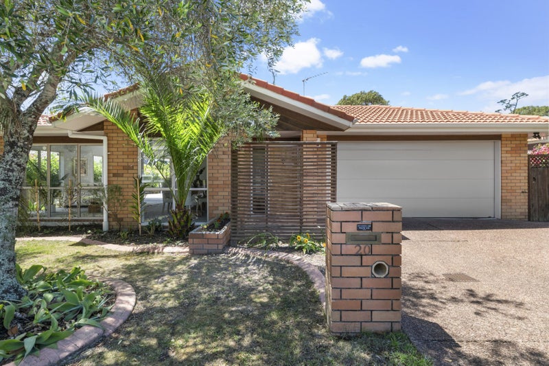 20 Amherst Place, Albany, Auckland - Carousel 1