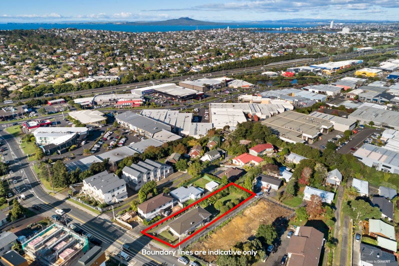 2/201 Sunnynook Road, Wairau Valley, Auckland - Carousel 2