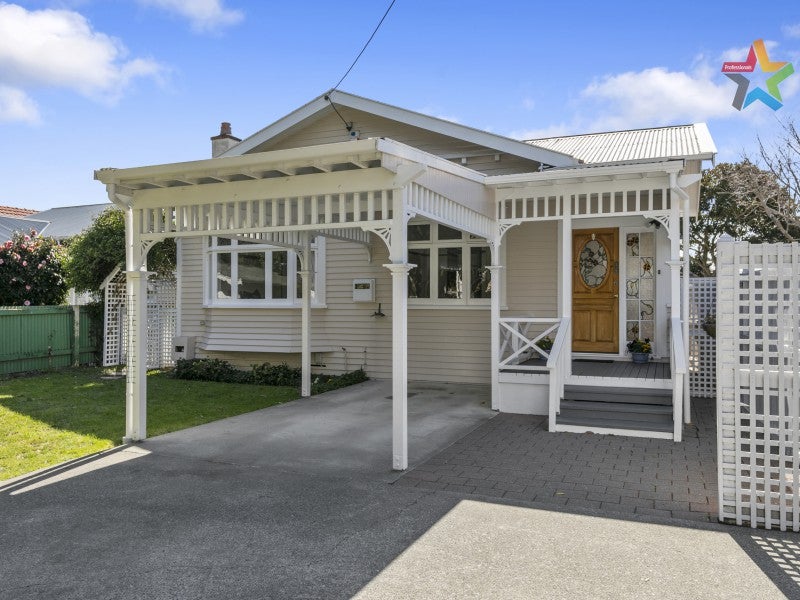 15 PURIRI ST , WOBURN, LOWER HUTT - Carousel 1