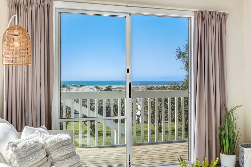 16 Cullen Street, Mangawhai Heads, Mangawhai - Carousel 2