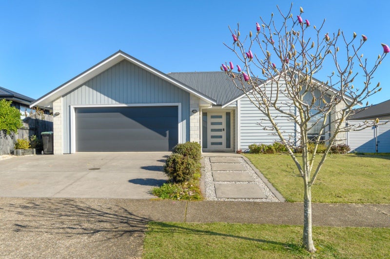 93 Puhirake Crescent, Pyes Pa, Tauranga - Carousel 1