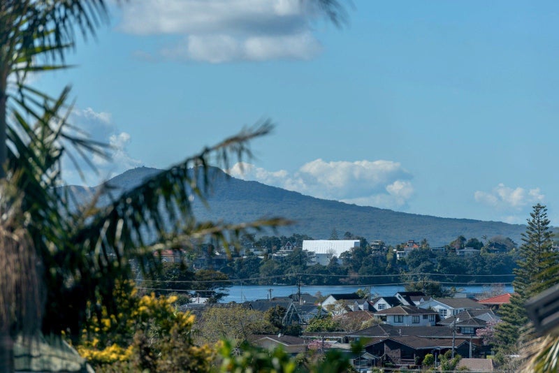 43 Forrest Hill Road, Milford, Auckland - Carousel 2
