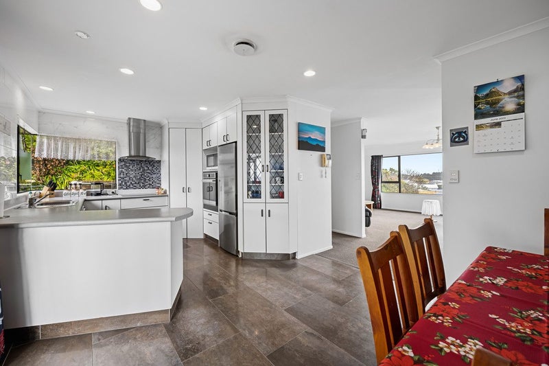 24 Rosendale Avenue, Spotswood, New Plymouth - Carousel 2