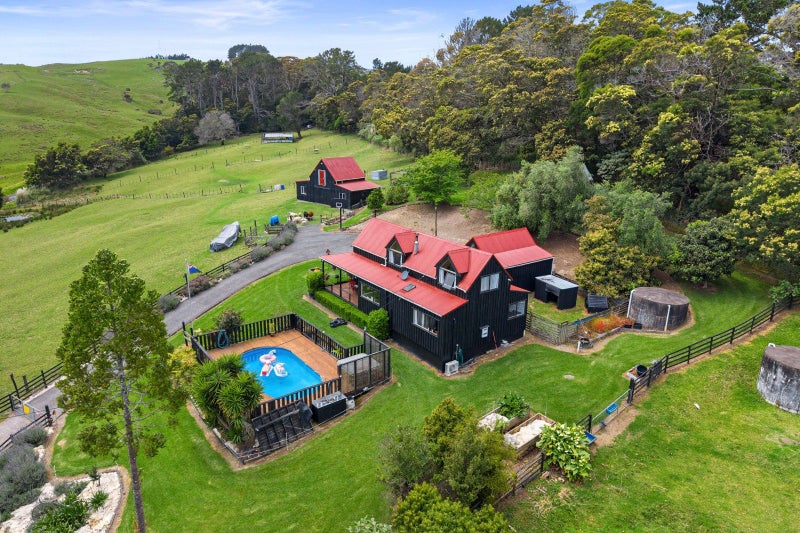 15 Barr Road, Makarau, Warkworth - Carousel 1
