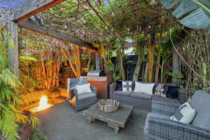 10 Cooke Farm Grove, Waiwhakaiho, New Plymouth - Carousel 1