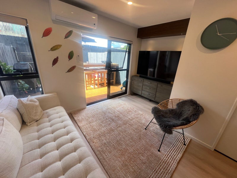 5/72 Tiraumea Drive, Pakuranga, Auckland - Carousel 1