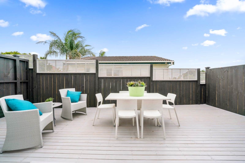 13D Kingussie Place, Highland Park, Auckland - Carousel 2