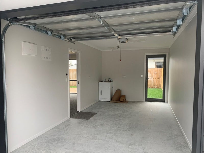 19B Normandy Avenue, Melville, Hamilton - Carousel 11