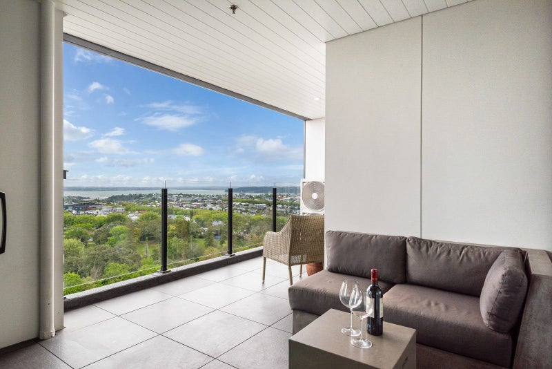 1608/8 Hereford Street, Freemans Bay, Auckland - Carousel 1