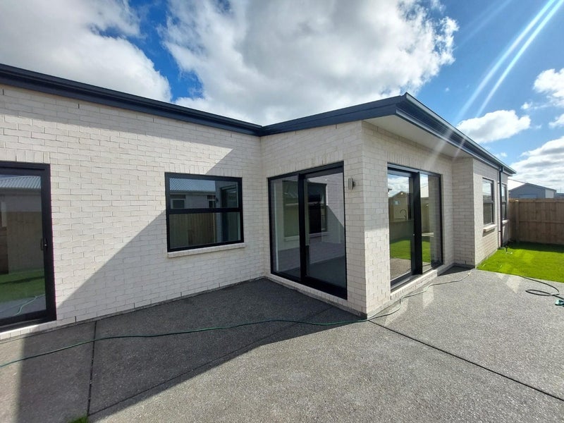 24 John Gibb Street, Belfast, Christchurch - Carousel 13