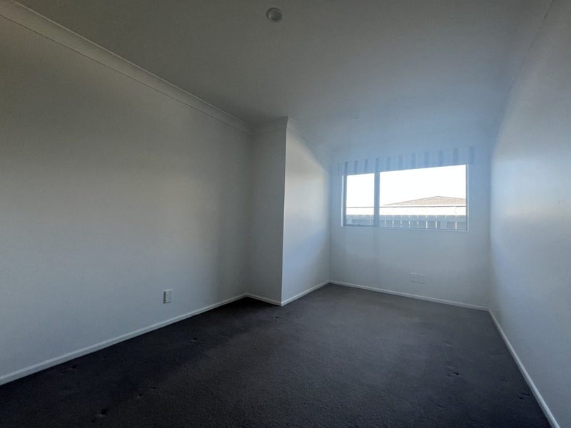 25 Moonsail Drive, Whitby, Porirua - Carousel 17