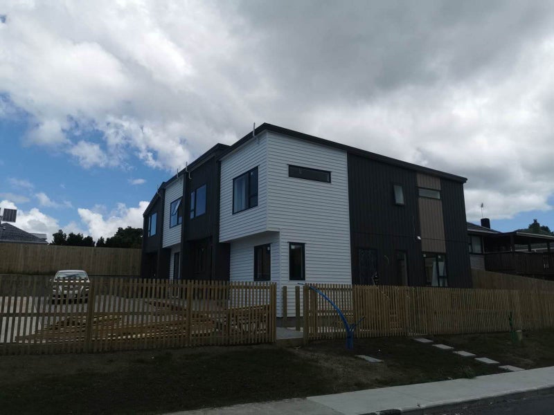 67D Divich Avenue, Te Atatu South, Auckland - Carousel 2