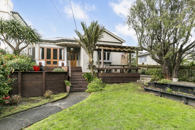 39 Moxham Avenue, Hataitai, Wellington - Carousel 1