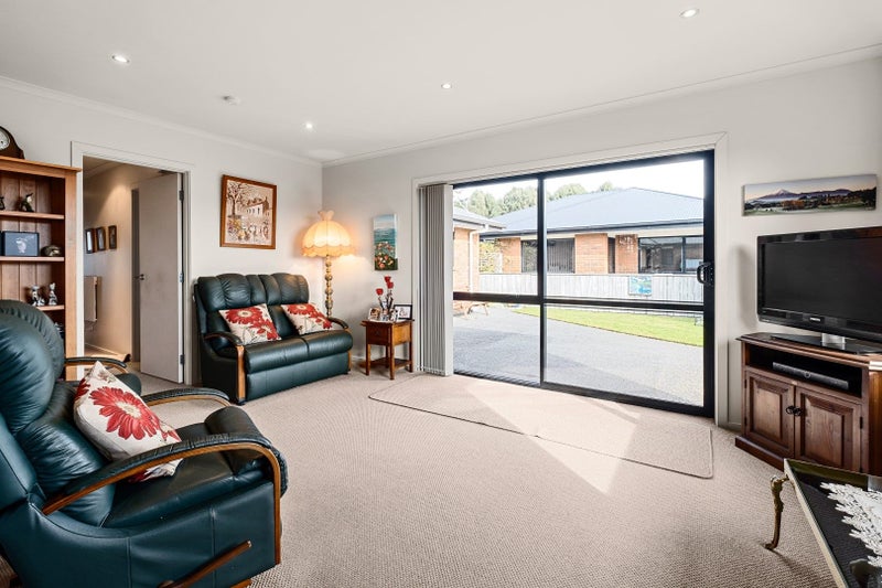 7E Corokia Street, Bell Block, New Plymouth - Carousel 2