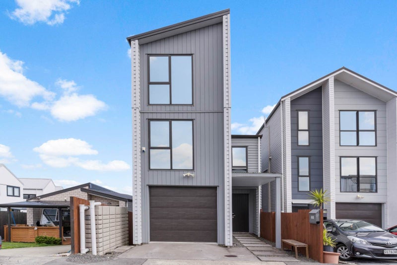 21 Herekino Street, Westgate, Auckland - Carousel 18