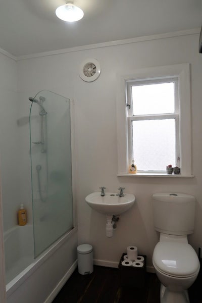 18 Charlotte Avenue, Brooklyn, Wellington - Carousel 10