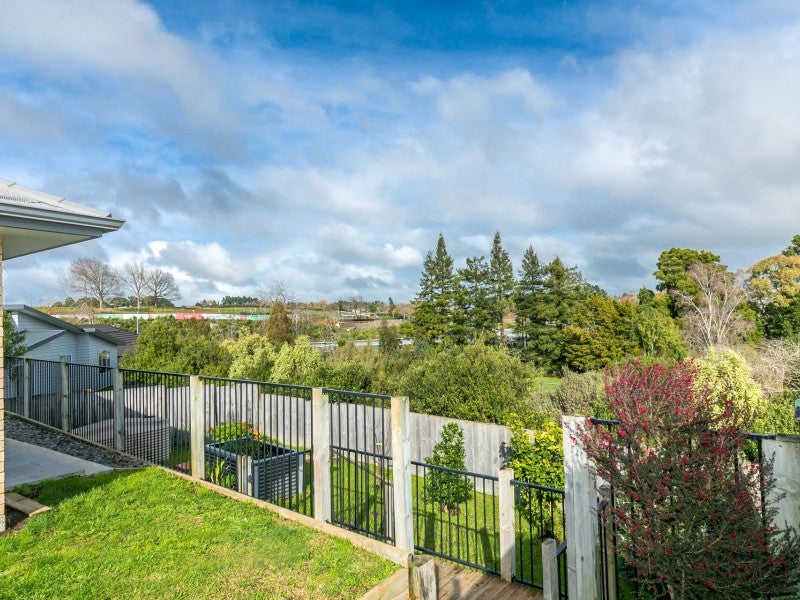 2 Blackwood Crescent, Glenview, Hamilton - Carousel 20