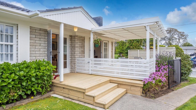 29 Te Anau Place, Glenview, Hamilton - Carousel 1