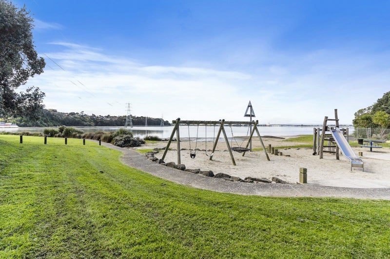 68 Goodall Street, Hillsborough, Auckland - Carousel 27