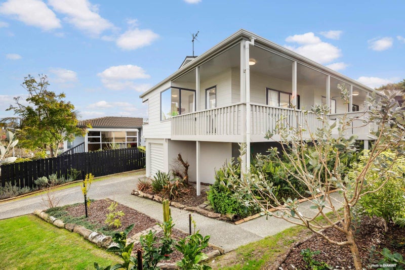 46 Garton Drive, Massey, Auckland - Carousel 1