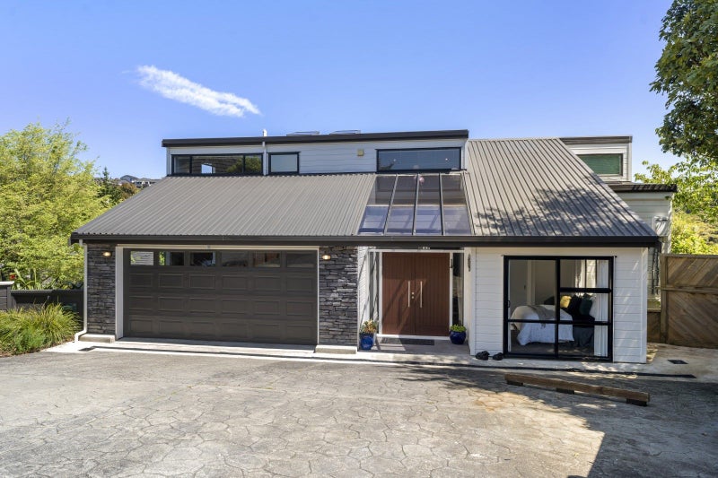15 Observatory Close, Whitby, Porirua - Carousel 2
