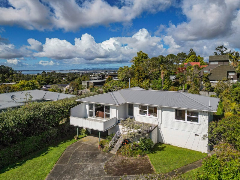 27 Tauhinu Road, Greenhithe, Auckland - Carousel 2