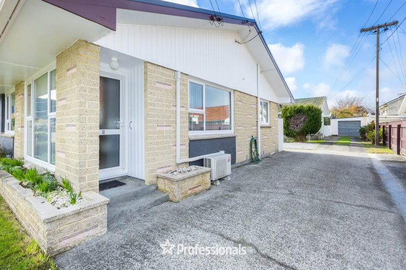 2/6 Hay Street, Ebdentown, Upper Hutt - Carousel 1
