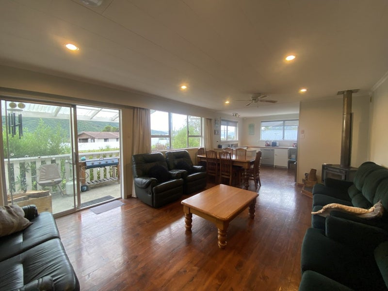 252 Waikawa Road, Waikawa, Picton - Carousel 2